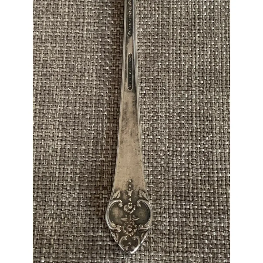 Rogers 1881 Oneida Ltd 1948 Salad Fork Plantation Pattern 6 1/2